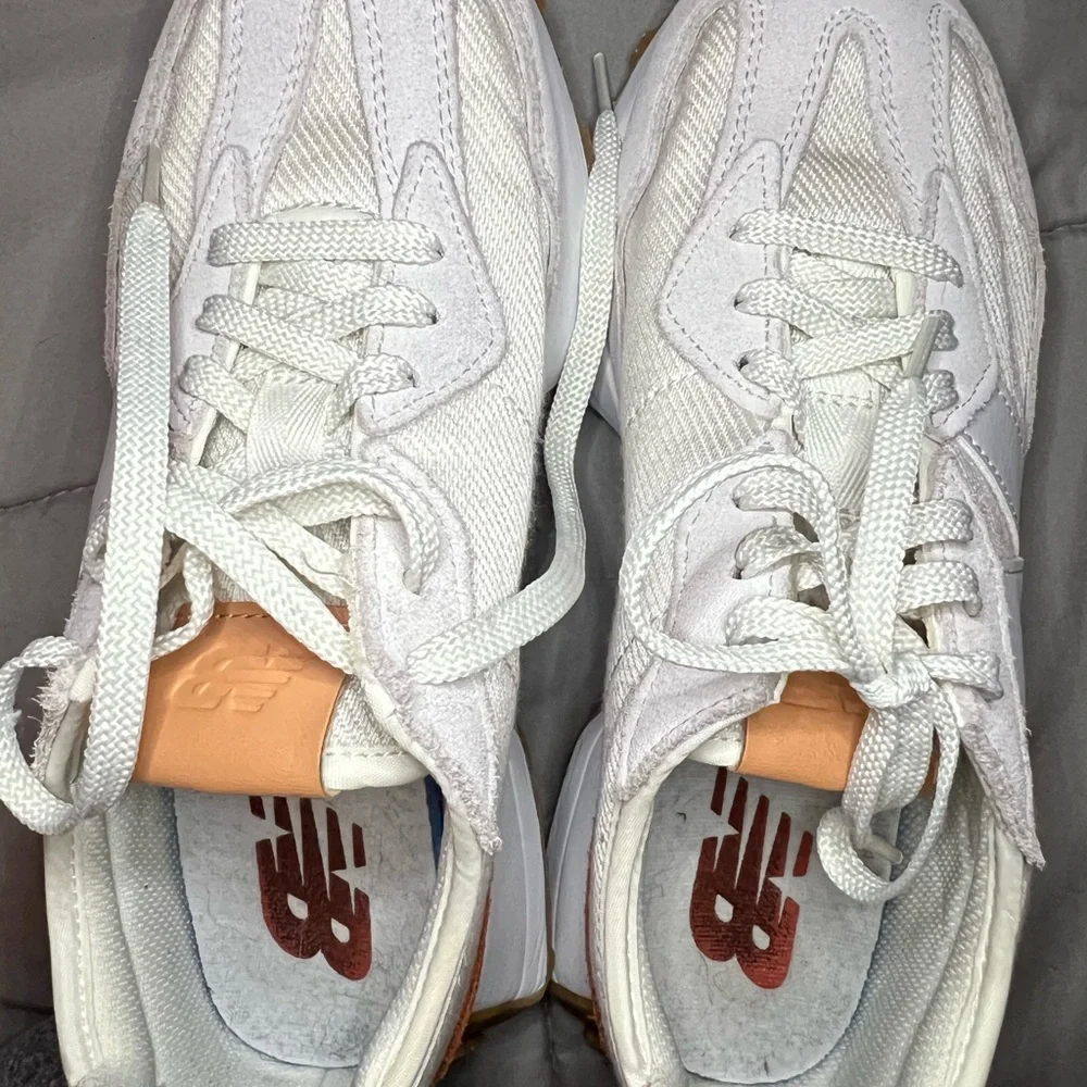 New Balance classics 327. White Cream and tan. Women’s 8. - Picture 5 of 16